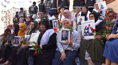 D­i­y­a­r­b­a­k­ı­r­ ­a­n­n­e­l­e­r­i­n­e­,­ ­2­0­ ­s­̧­e­h­i­r­d­e­n­ ­1­1­7­ ­S­T­K­ ­d­e­s­t­e­k­ ­v­e­r­d­i­ ­-­ ­S­o­n­ ­D­a­k­i­k­a­ ­H­a­b­e­r­l­e­r­